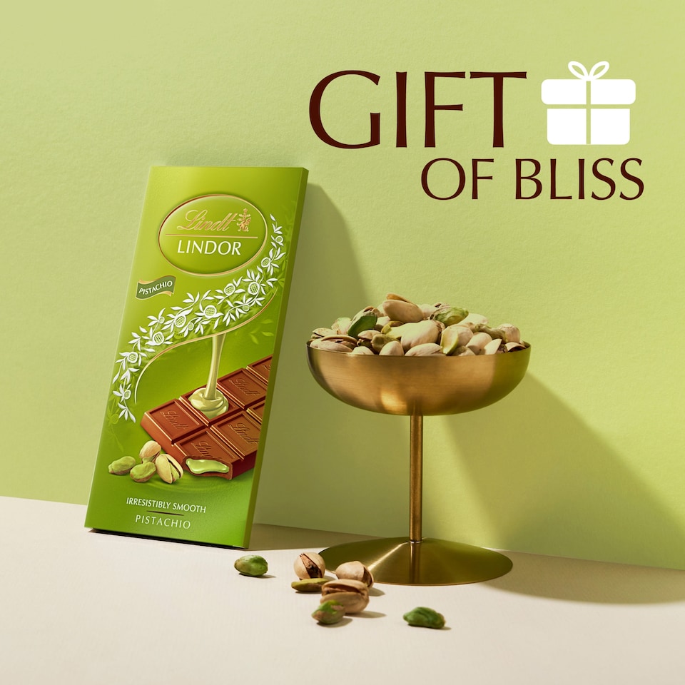 image 1 of Lindt Lindor Pistachio Chocolate Bar 100G