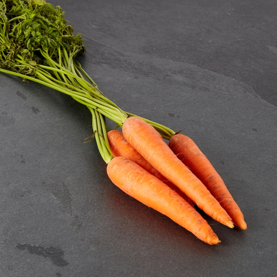 image 1 of Tesco Organic Bunched Carrots 400G