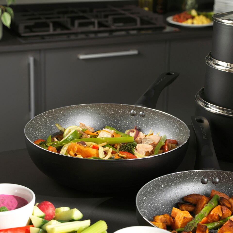 image 1 of PROGRESS 28CM GO HEALTHY STIRFRY