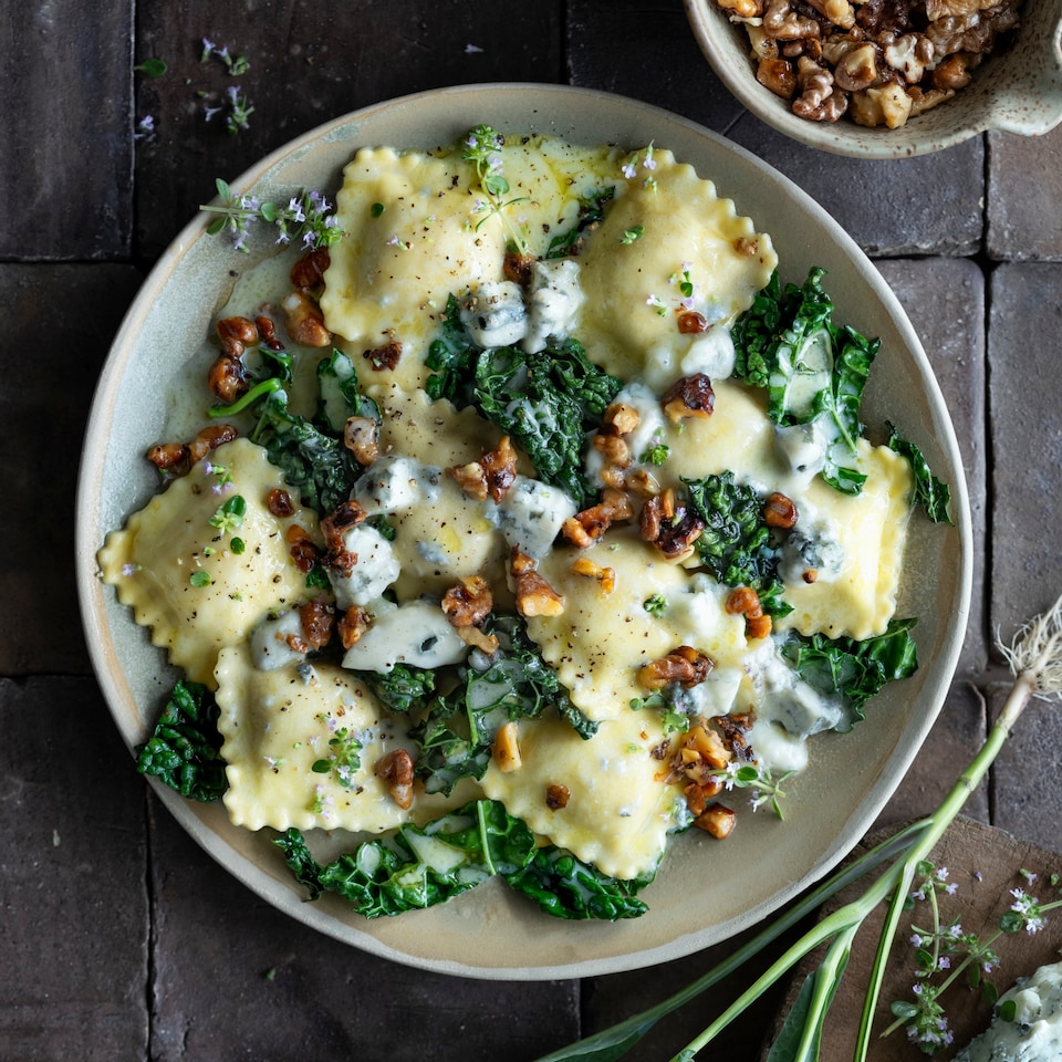 image 1 of La Famiglia Rana Butternut Squash, Roasted Onion & Sage Ravioli 250g