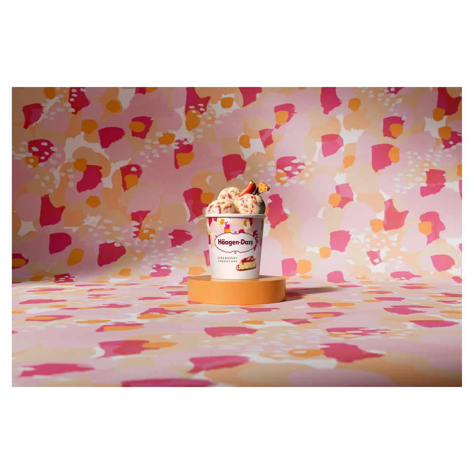 image 1 of Haagen-Dazs Ice Cream - Strawberry Cheesecake 460ml