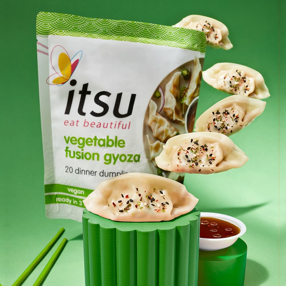 image 1 of itsu 20 vegetable fusion gyoza dinner dumplings 270g