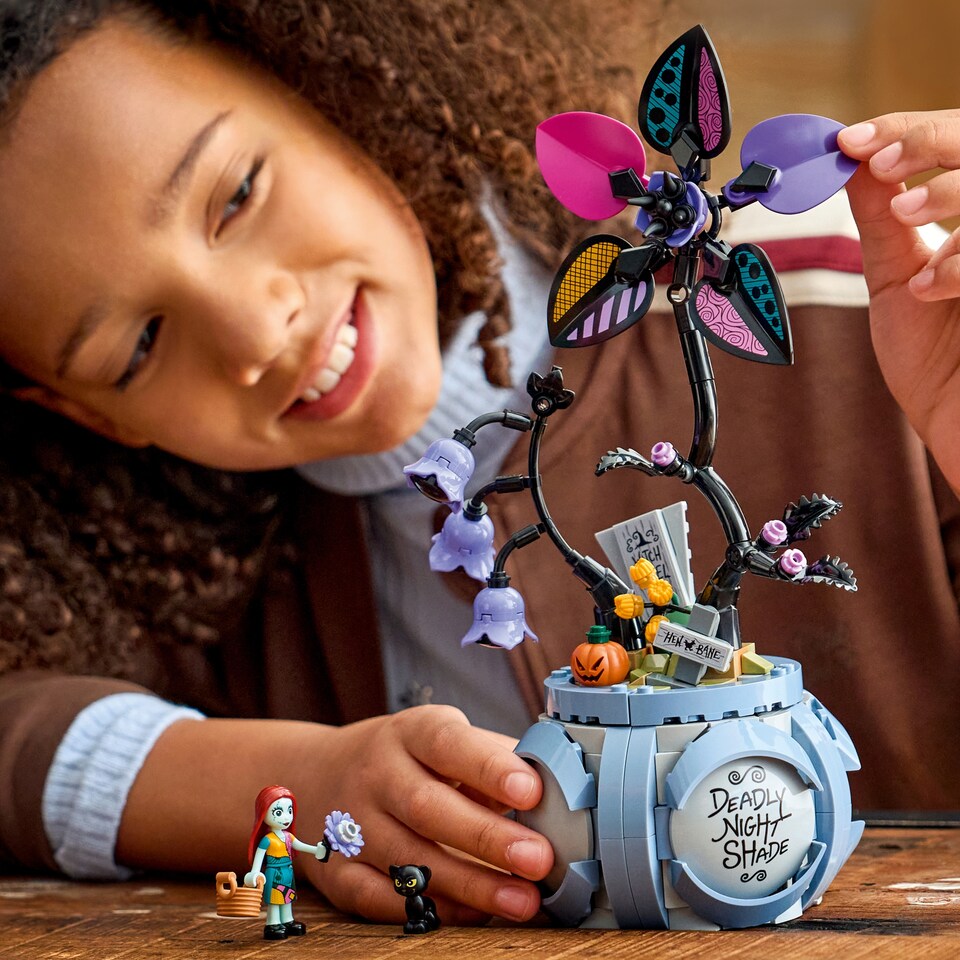 obrázok 1 z LEGO Disney 43288 Sallyin kvetináč