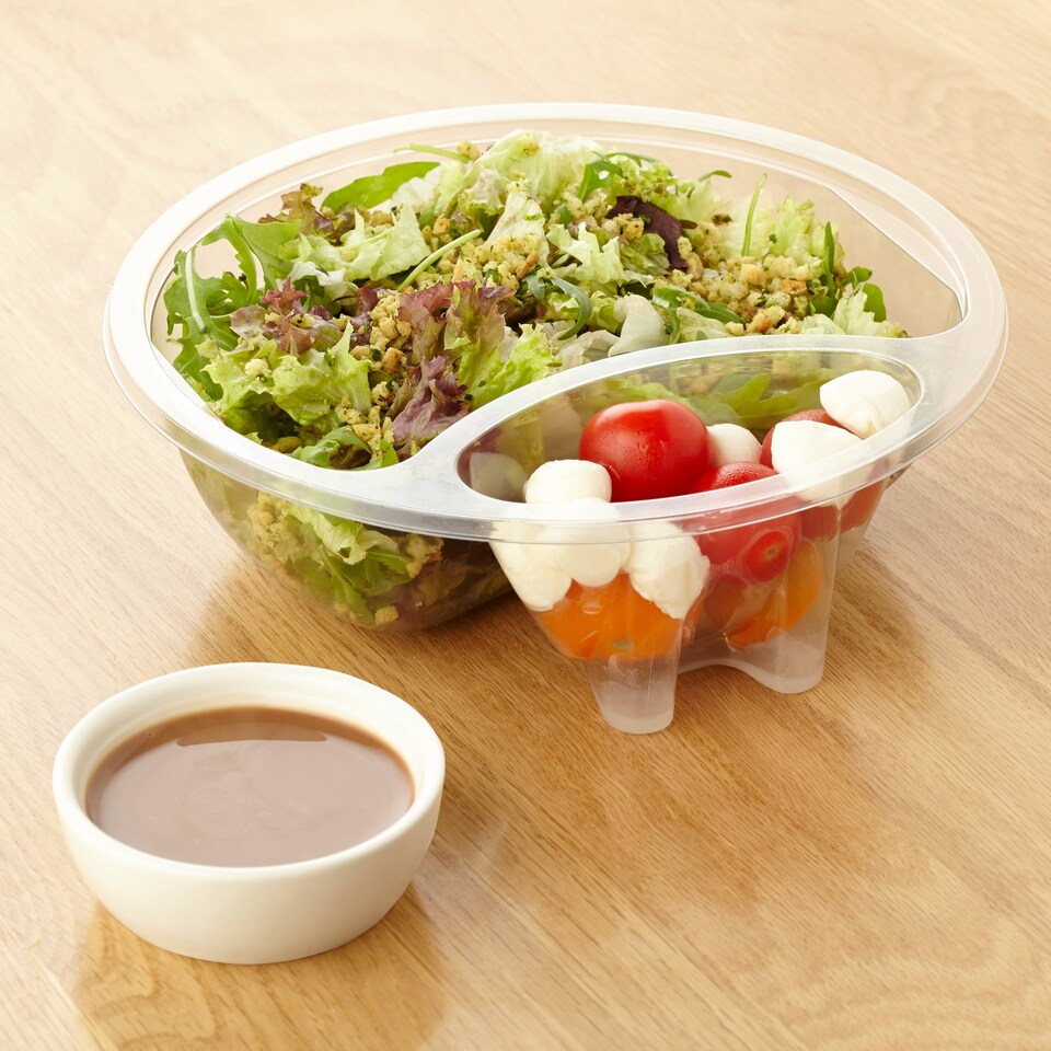 image 1 of Tesco Tomato & Mozz Salad 180g