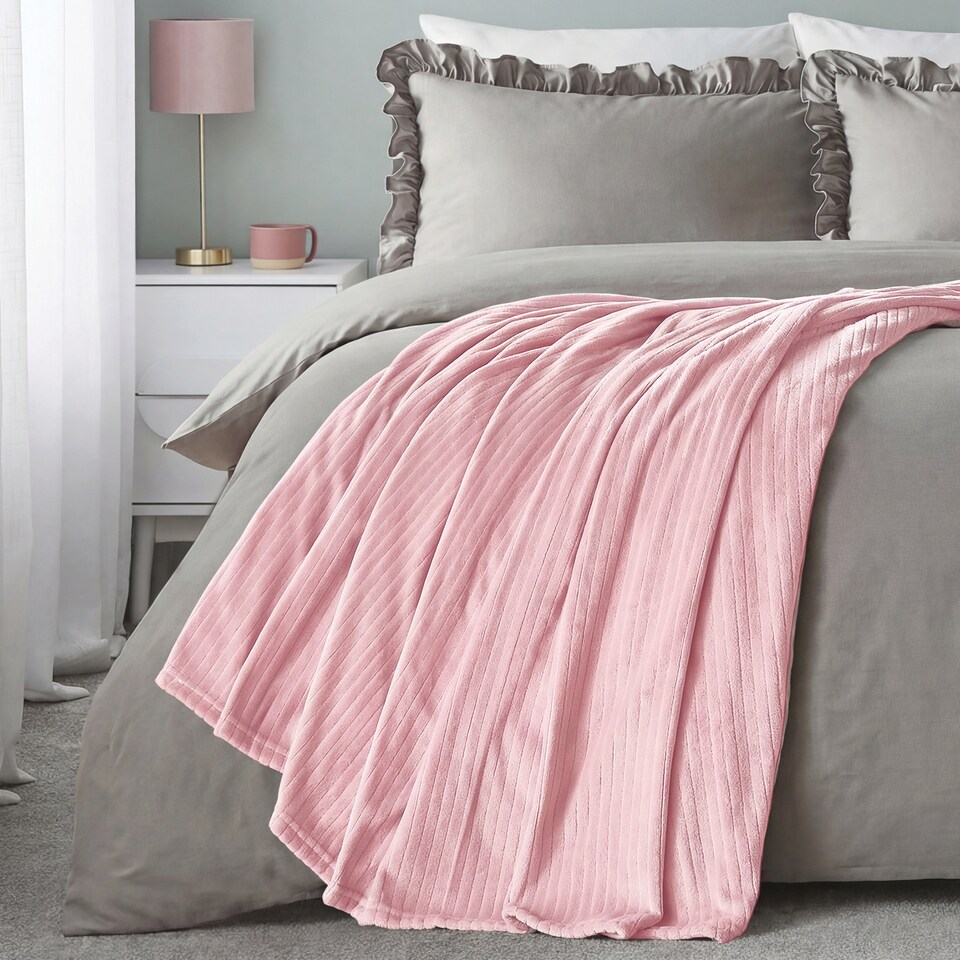 image 1 of Silentnight Pink Ribbed Throw 