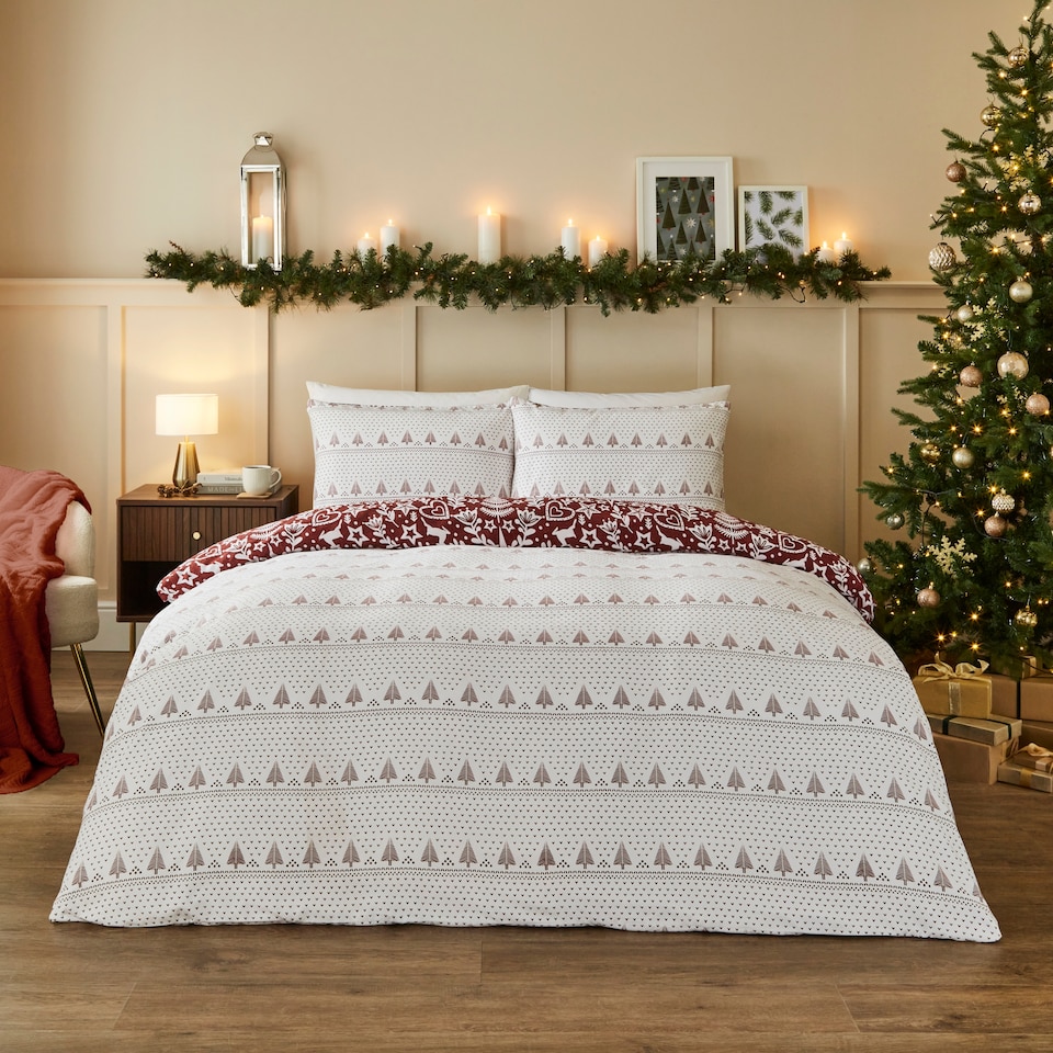 image 1 of Silentnight Brushed Christmas Star Duvet Set King