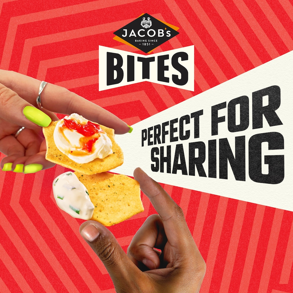 image 1 of Jacob's Bites Sweet Chilli & Sour Cream Crackers 125g