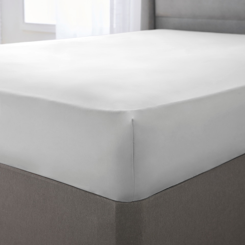 Silent Night White Supersoft Fitted Sheet Double
