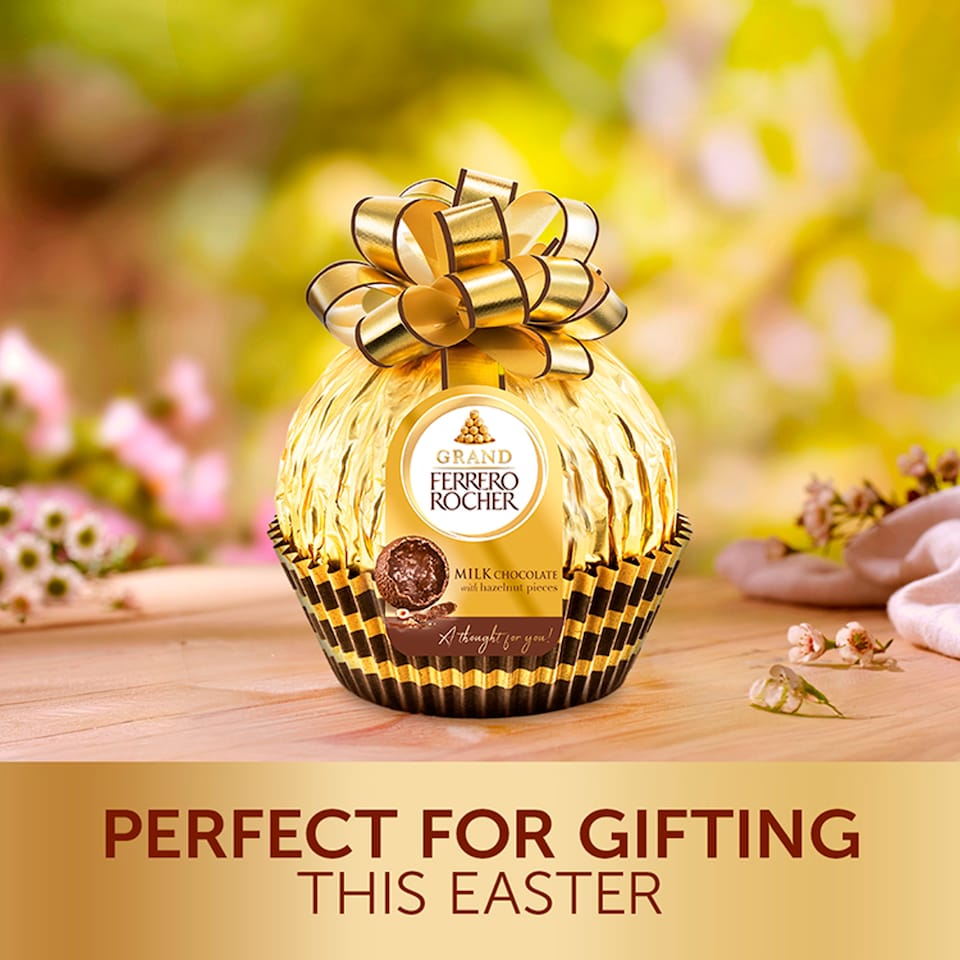 image 1 of Ferrero Rocher Grand Milk Chocolate Gift 125G