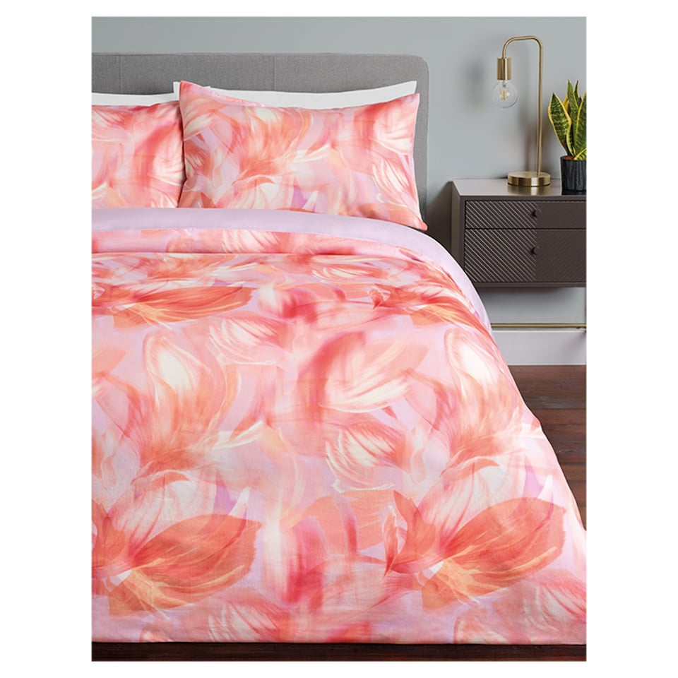 image 1 of Fox & Ivy Spring Is Here Pink Magnolia Duvet Set Double