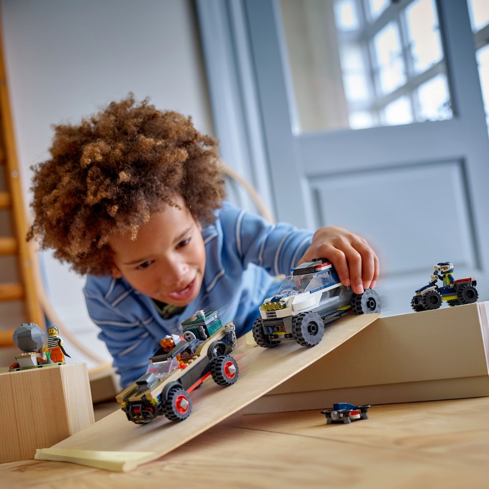 image 1 of LEGO City 60449 Off-Road Police Car Chase