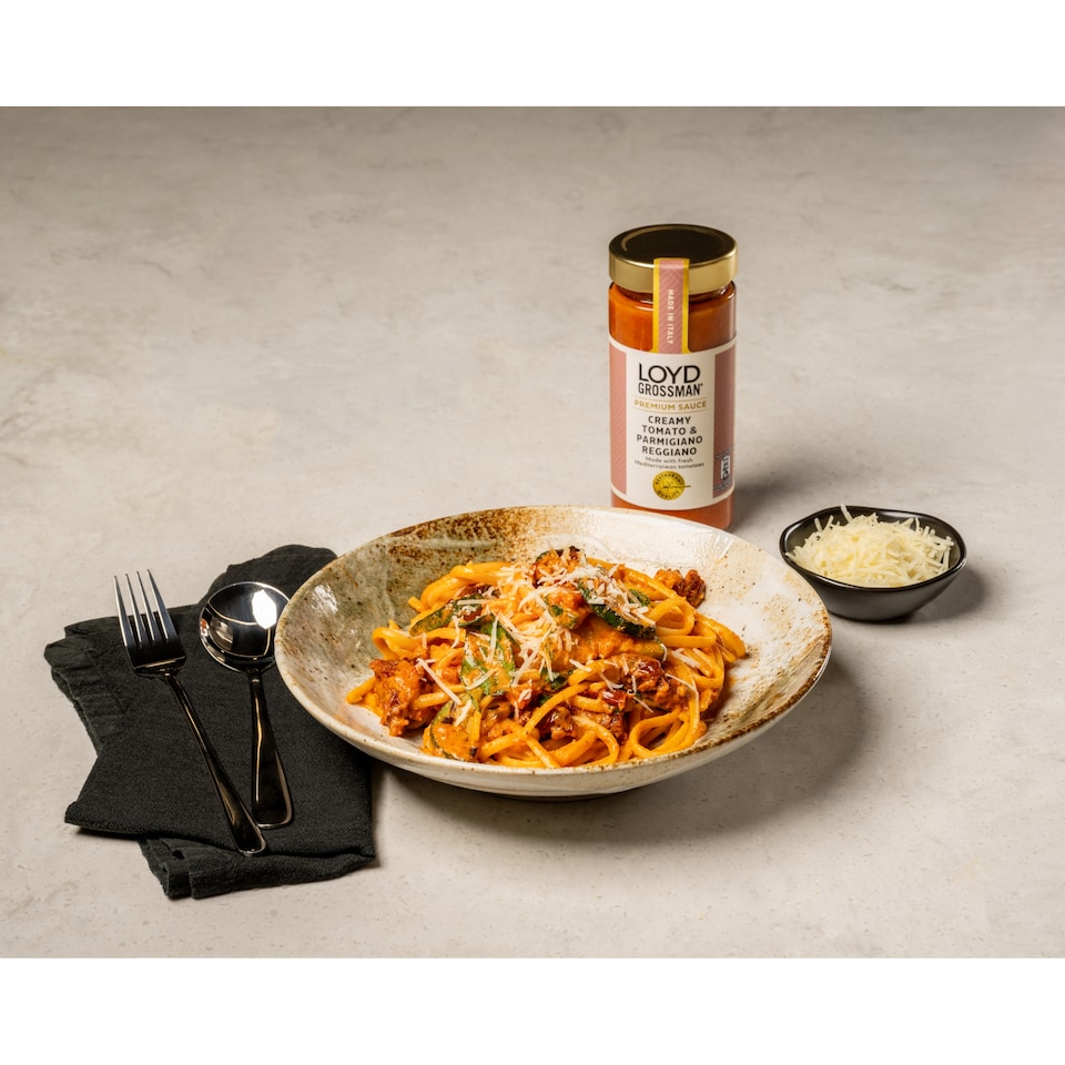 image 1 of Loyd Grossman Creamy Tomato & Parmigiano Reggiano Pasta Sauce 290g