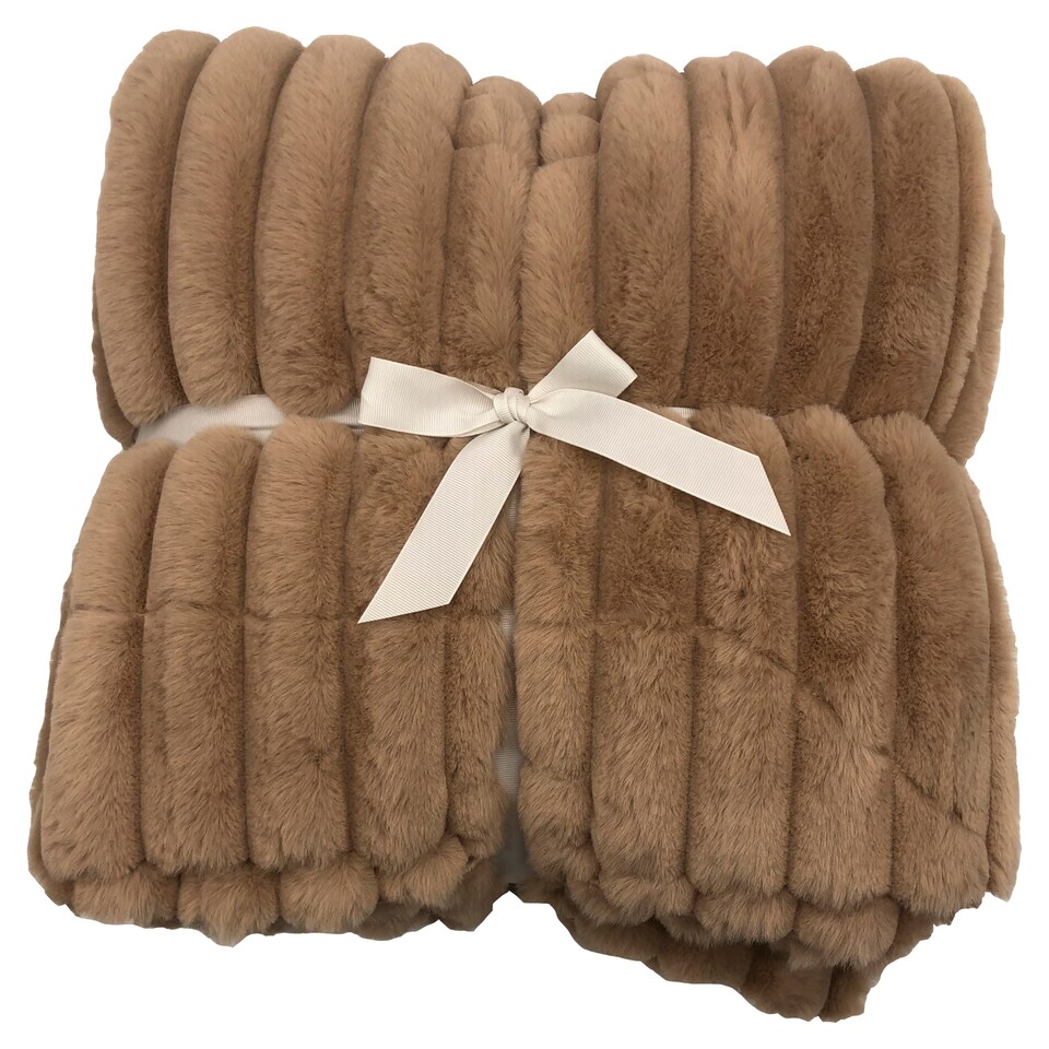 F&F Home Ribbed Faux Fur Toffee deka 220 x 220 cm