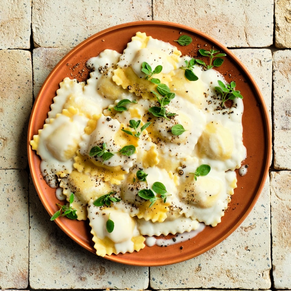 image 1 of La Famiglia Rana Four Cheese Fresh Sauce 200g