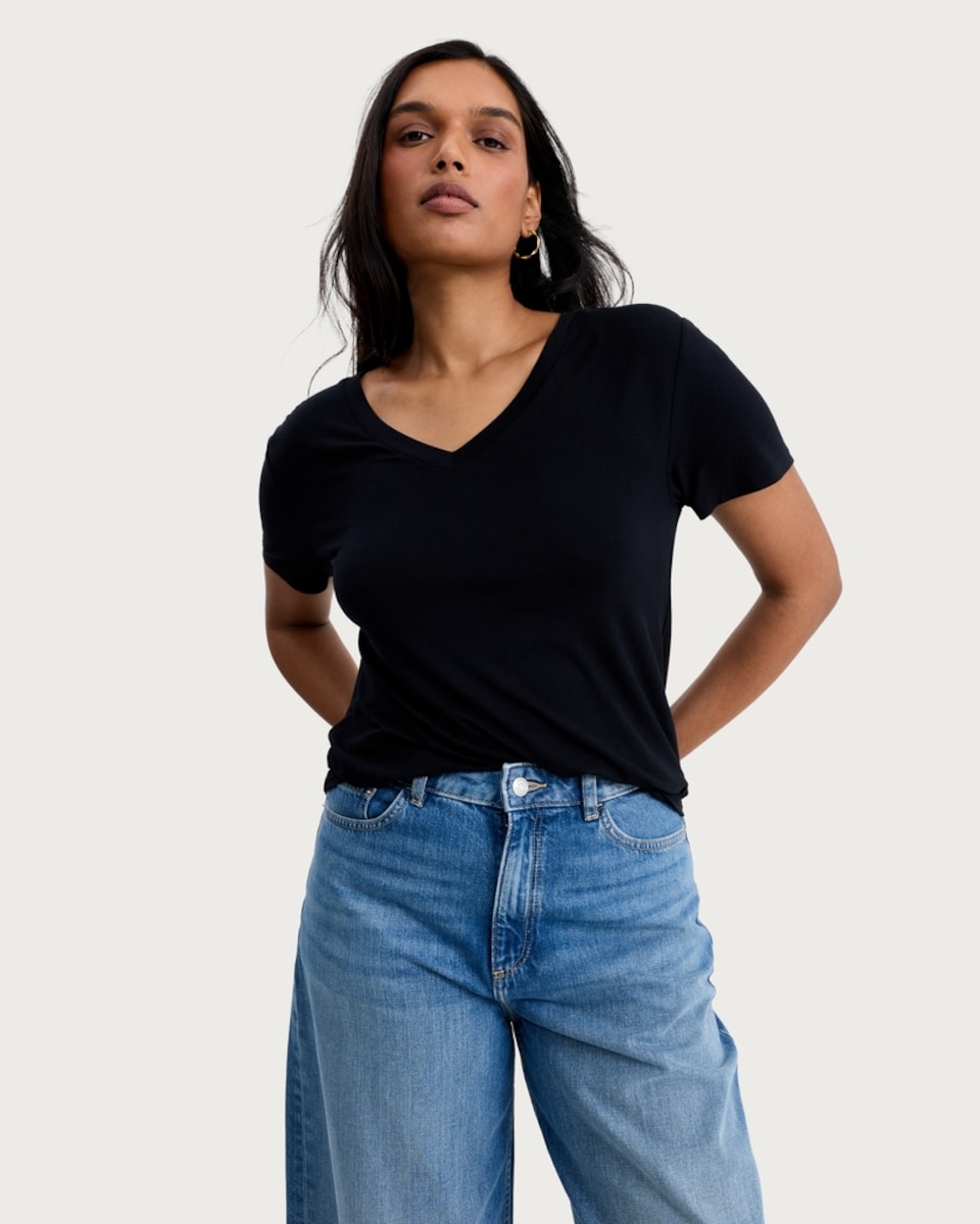 image 1 of F&F V Neck Short Sleeved T-Shirt in Black