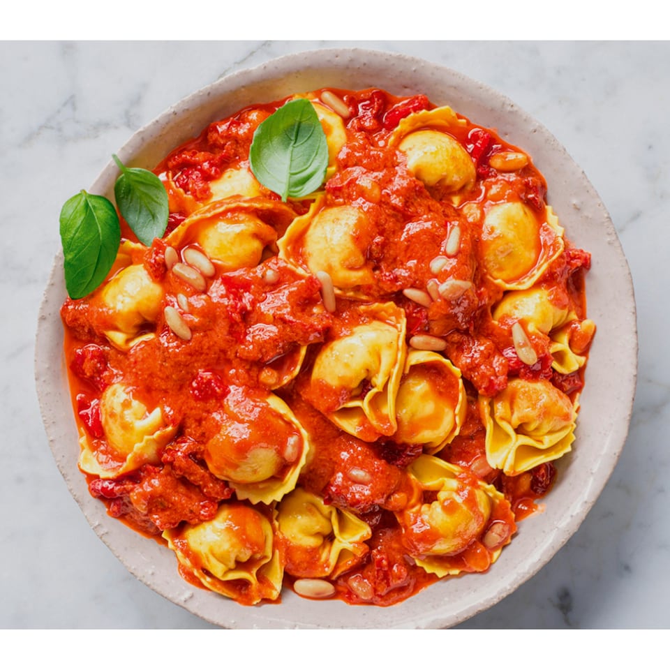 image 1 of La Famiglia Rana Sundried Tomato & Pecorino Cheese Fresh Sauce 200g