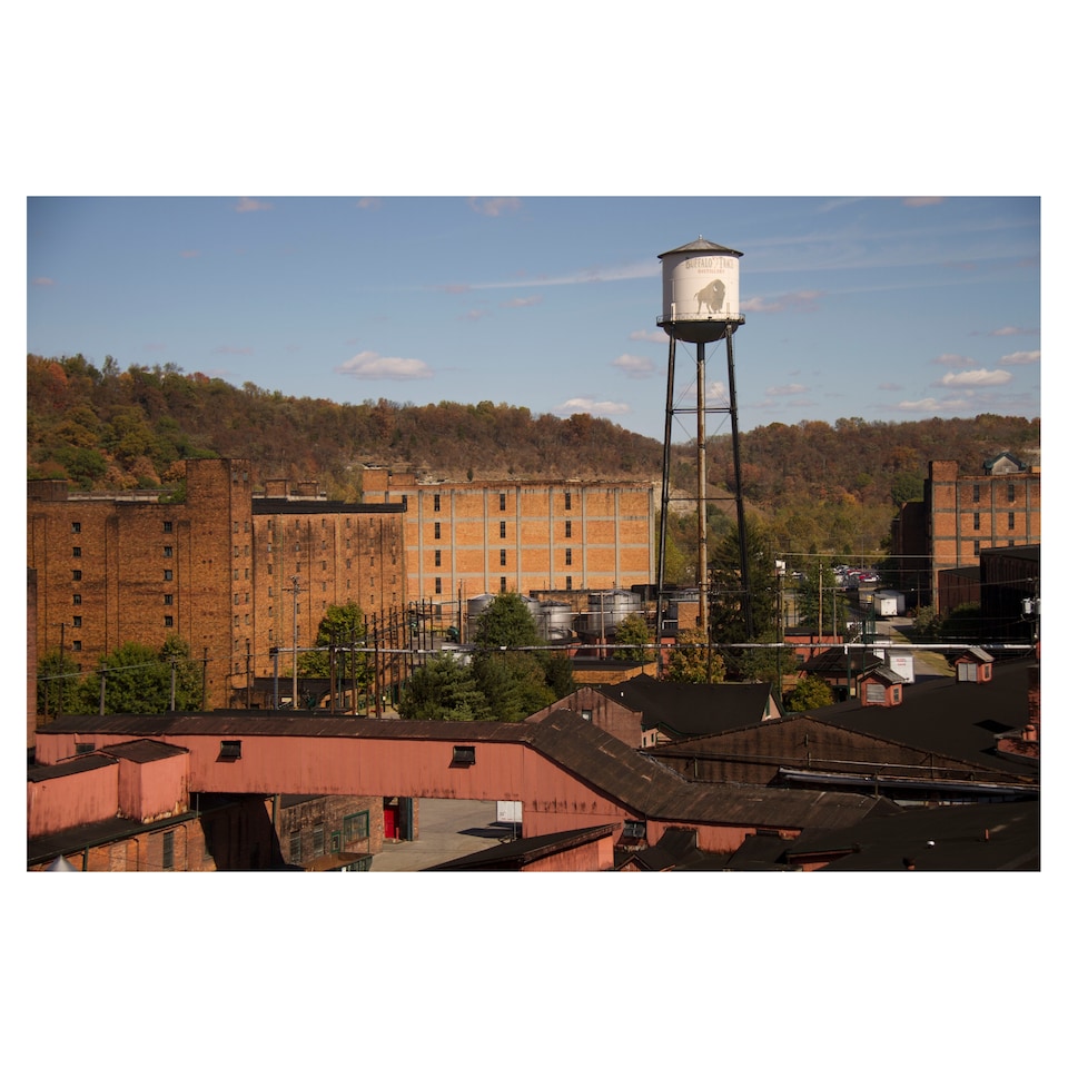 image 1 of Buffalo Trace Kentucky Straight Bourbon Whiskey 70cl