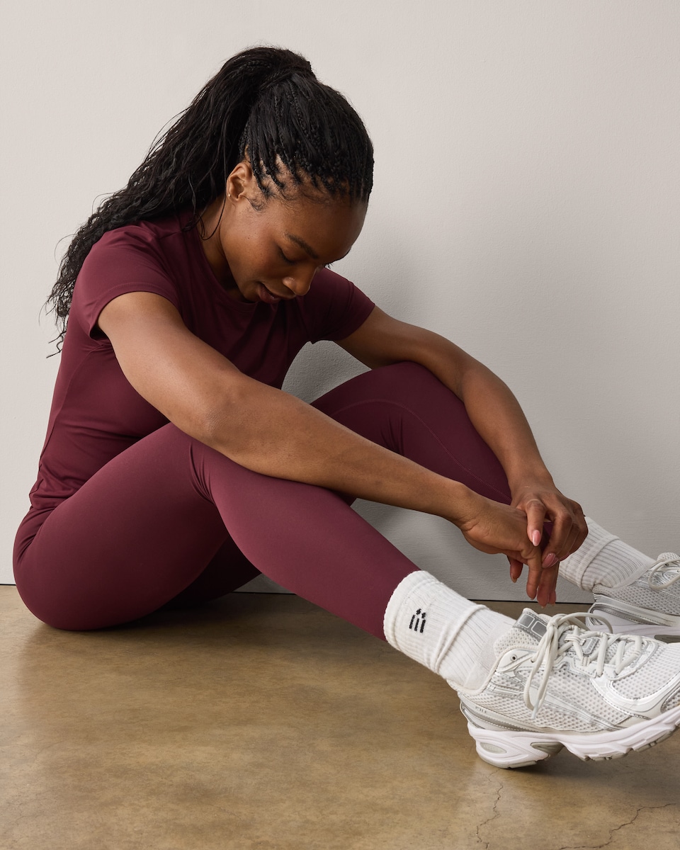 image 1 of F&F Active EVERYHOUR High Waisted Leggings in Burgundy