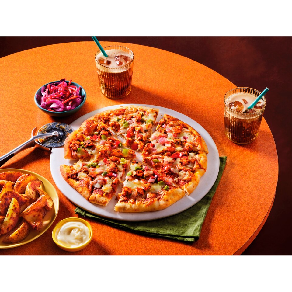 image 1 of Tesco Stonebaked Fajita Chicken Pizza 362g