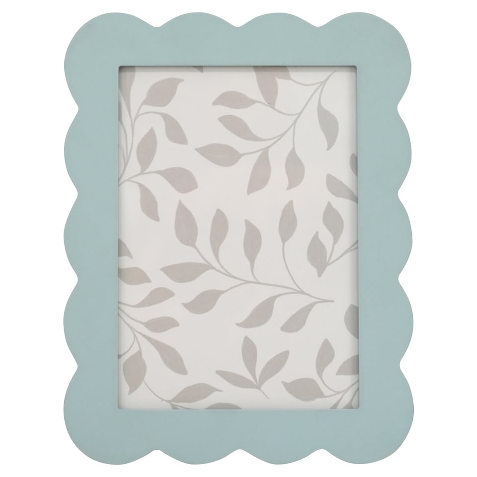 F&F Home Scallop Edge Frame