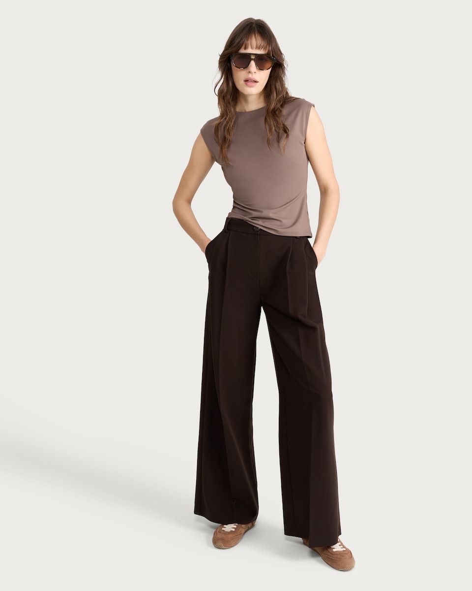 image 1 of F&F Polyamide Sleeveless Top in Chocolate