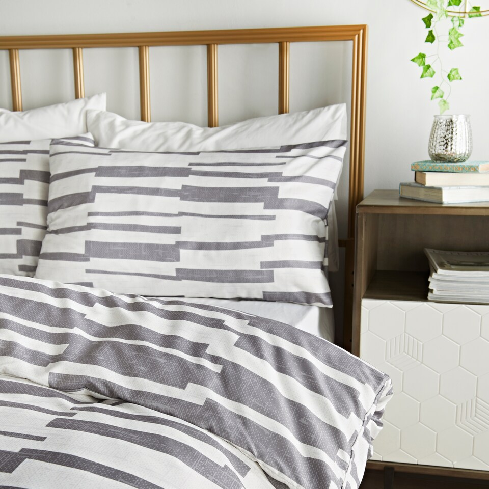 image 1 of Cosmoliving Grey Geo Duvet Set Double