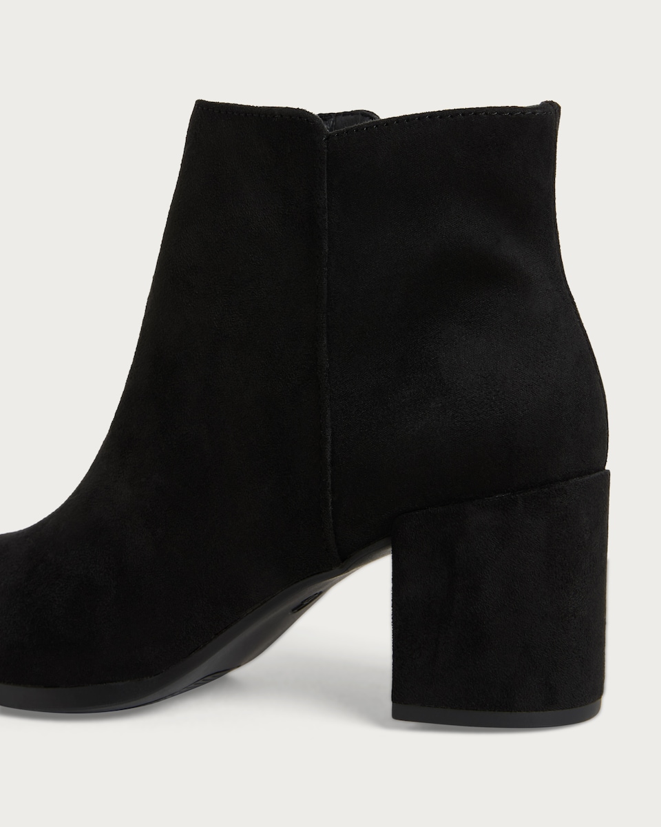 image 1 of F&F Textured Block Heel Ankle Boots in Black