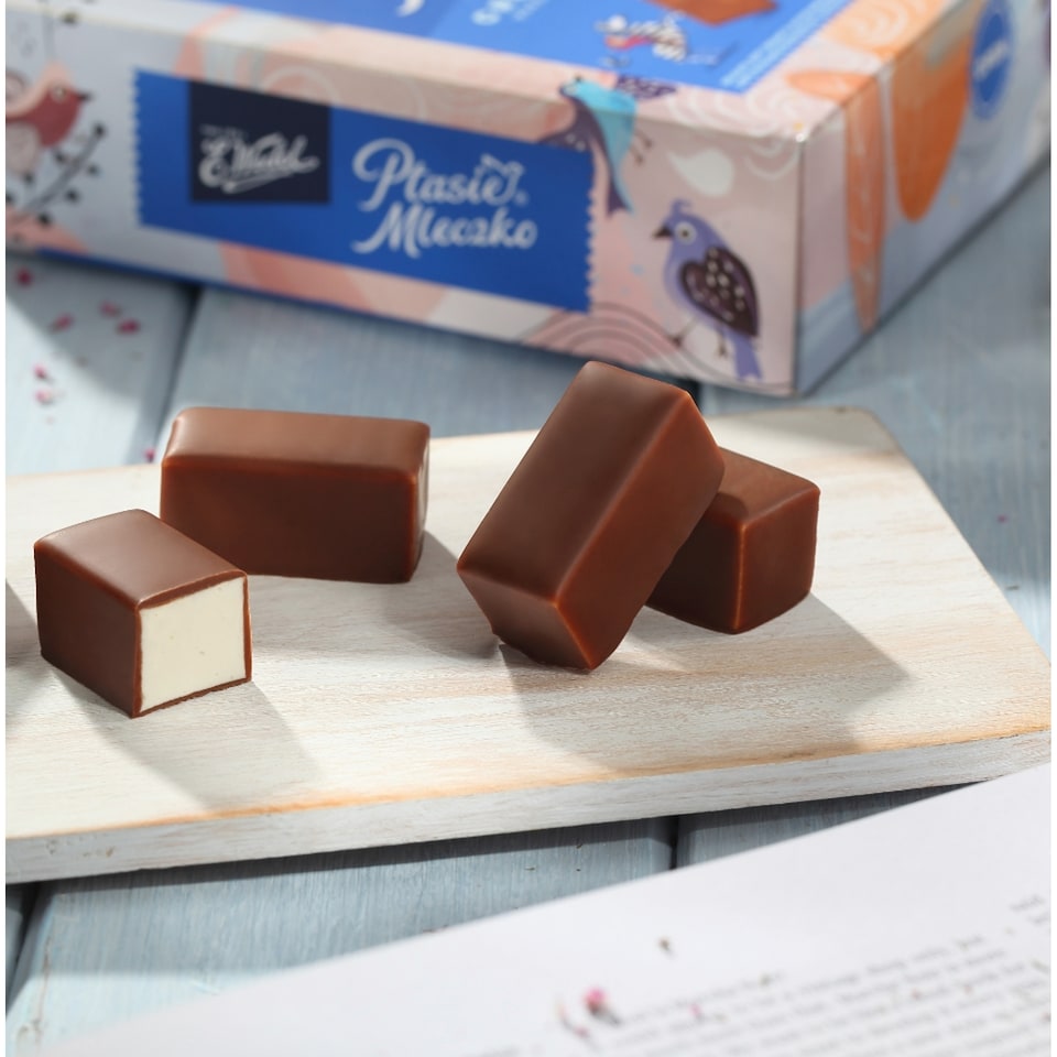 image 1 of E.Wedel Creamy Marshmallows In Milk Chocolate 340G