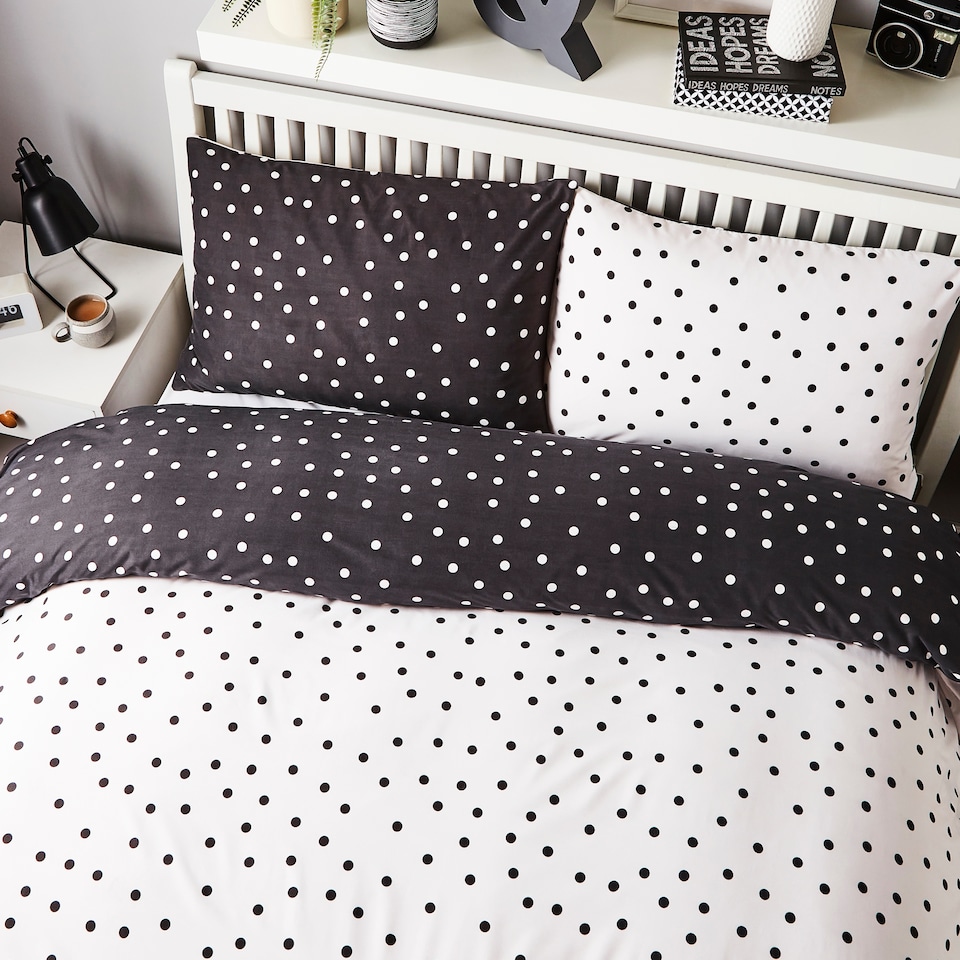 image 1 of SILENTNIGHT SPOT DUVET SET DOUBLE