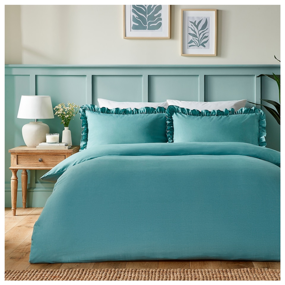 SILENTNIGHT SUPERSOFT FRILL EDGE DUVET SET SUPERKING