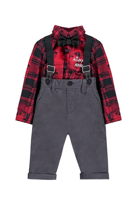 Two-piece set with a red, checked shirt with an all-over Micket print, suspenders, and dark grey chino trousers.