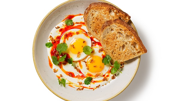 Turkish-Style Eggs (v)