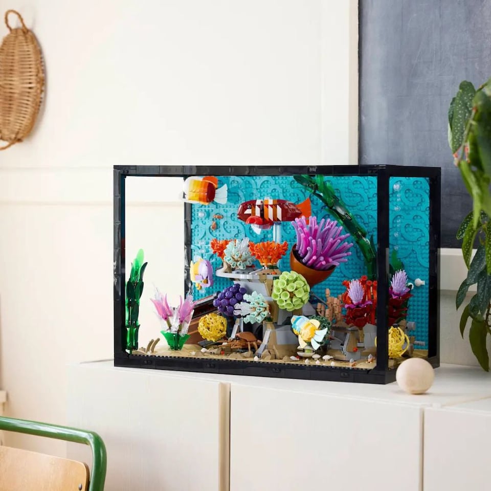 image 1 of LEGO Icons Tropical Aquarium 10366