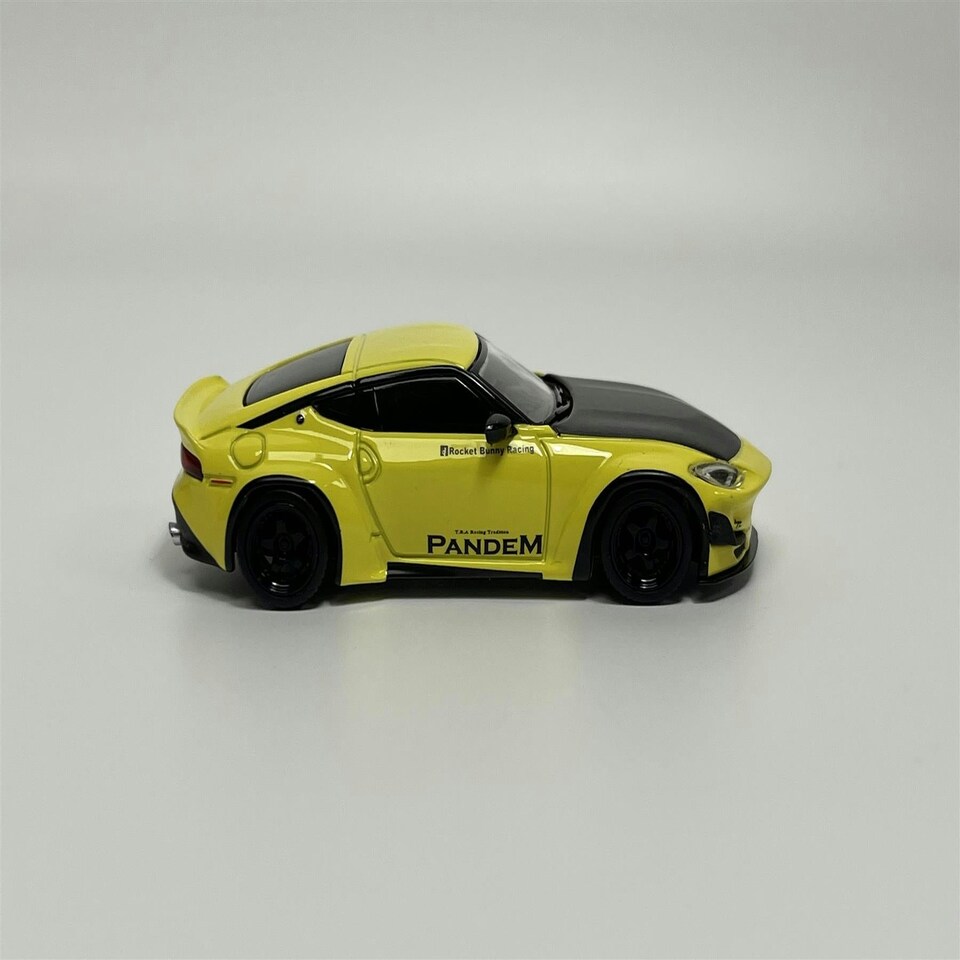 image 1 of Nissan Z Pandem Ikazuchi Yellow LHD 1:64 Mini GT MGT00752L