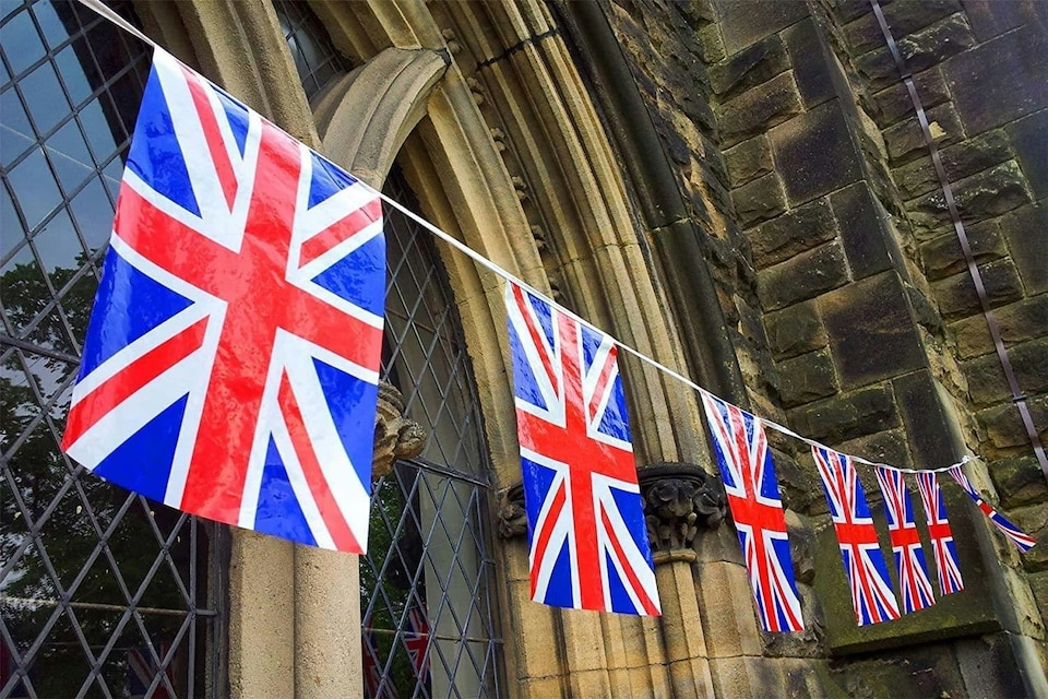 image 1 of 33ft/10m Great Britain Union Jack Bunting Garland Banner with 20 Flags | Multi