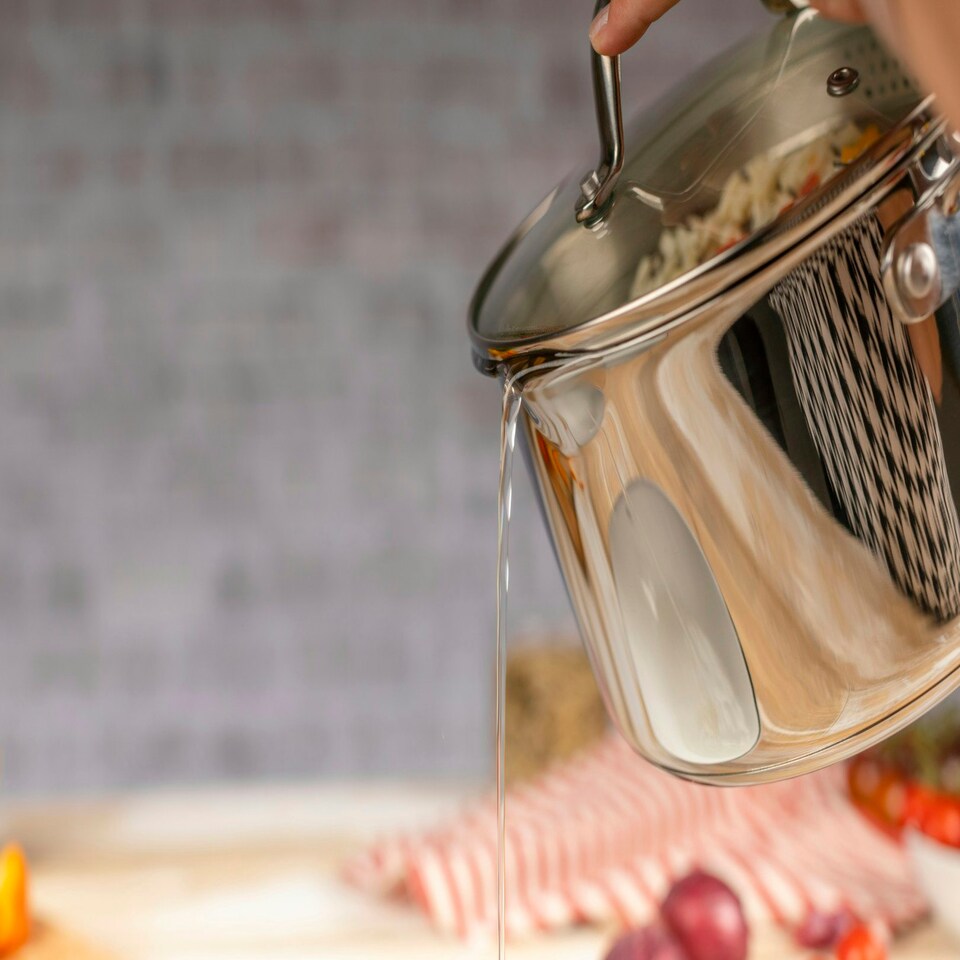 image 1 of Allround Plus 3pc saucepan set with draining lids Silver