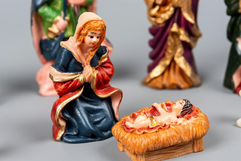 image 1 of Handmade Nativity Scene Birth Jesus Wooden Stable Figurine House Sculpture Christmas Decoration Xmas Décor