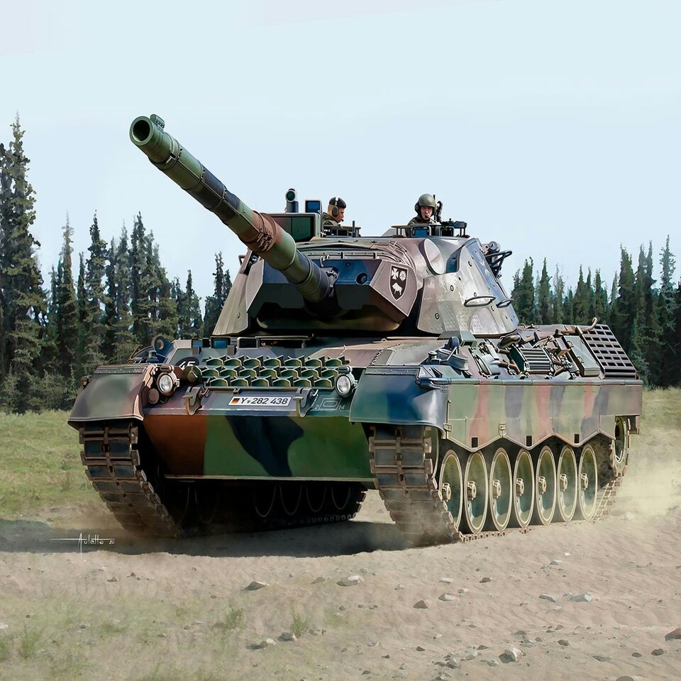 Revell German Leopard 1A5 Model Set (1:35 Scale)
