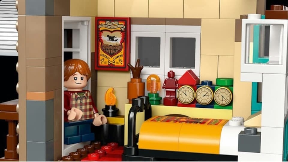 image 1 of LEGO The Burrow Collector's Edition 76437