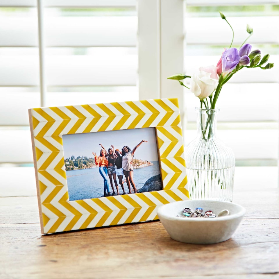 image 1 of Asin Yellow Chevron Patterned Photo Frame