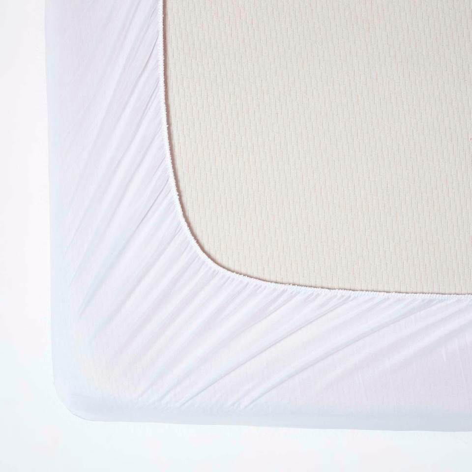 image 1 of Homescapes Luxury Triple Fill Mattress Protector - Euro 90 x 200 cm White | Single