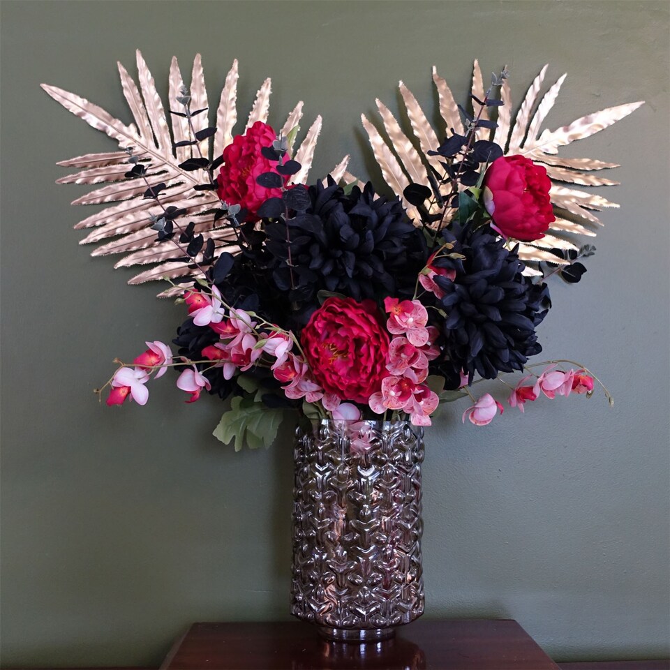 image 1 of Glass Vase Embossed Chestnut Glass Vase 26cm Botanik | Brown | 26