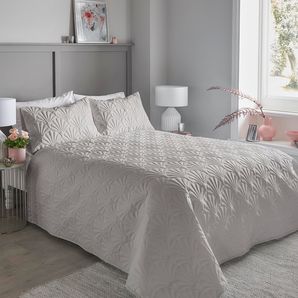image 1 of Serene Cavali Bedspread Silver