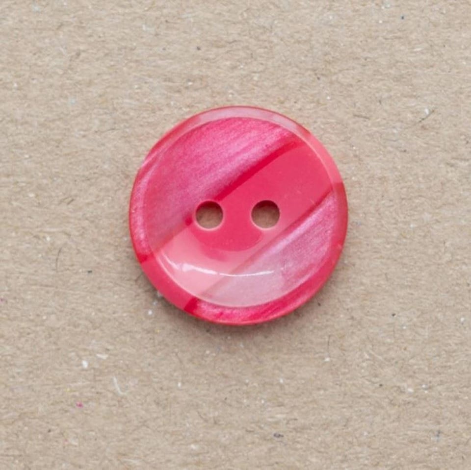 Minerva Red Round Plastic Buttons for Dressmaking - 15mm - per value pack of 100