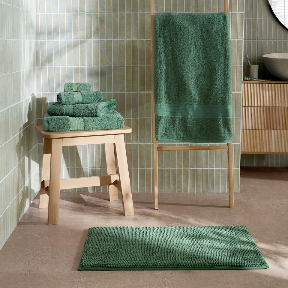 image 1 of OHS 2 x Luxury 100% Cotton 500GSM Bathroom Bath Towel Green | Olive Green | Bath towel