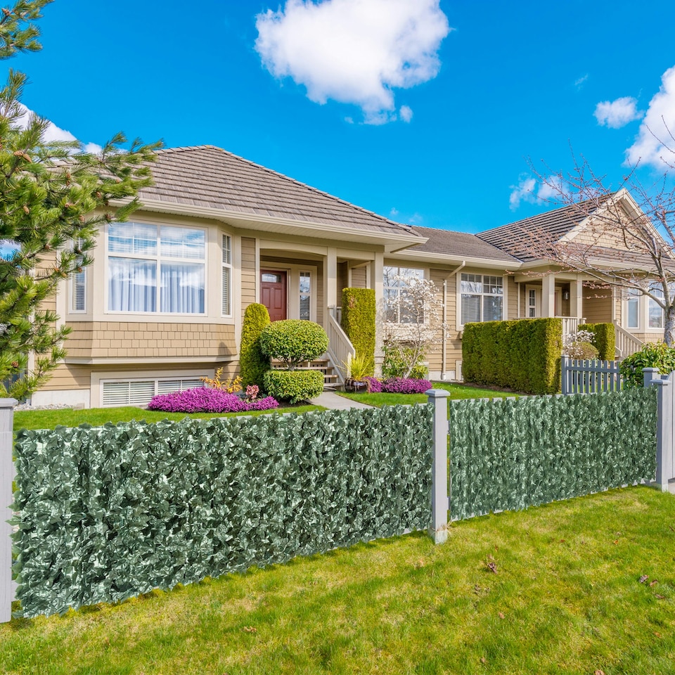 image 1 of Outsunny Artificial Leaf Hedge Privacy Screen Roll Garden Fence Panel 1m x 2.4m