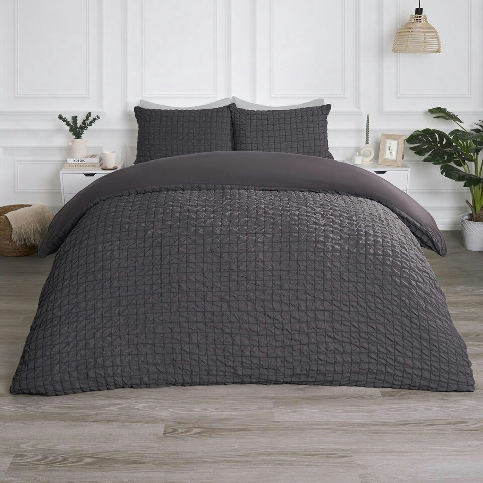 image 1 of OHS Geometric Seersucker Luxury Duvet Quilt and Pillowcase Set, Double - Charcoal