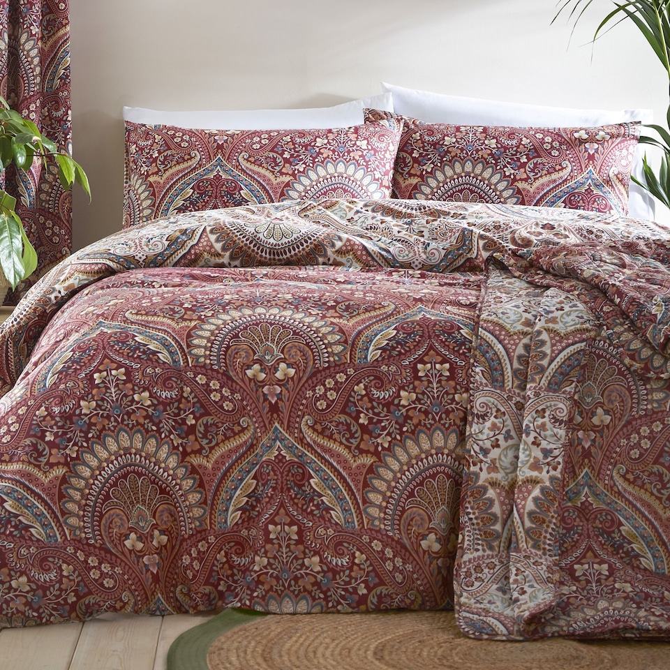 image 1 of D & D Palais Bedspread Multi