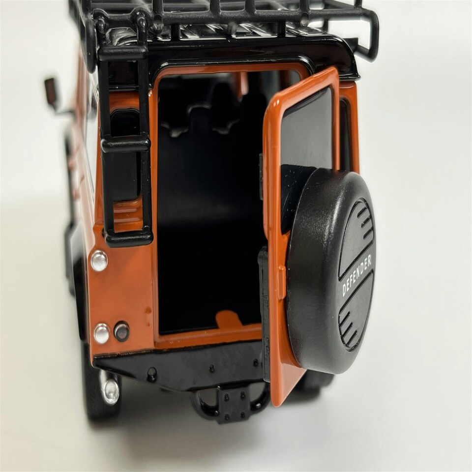 image 1 of Land Rover Defender 110 Orange LHD 1:32 Light & Sound Tayumo 32105010