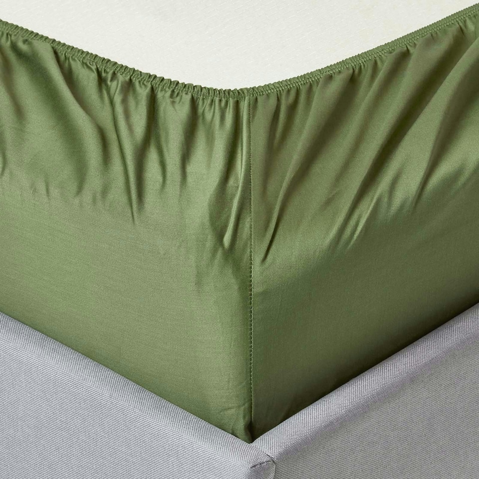 image 1 of Homescapes Moss Green Organic Cotton Fitted Sheet 400 TC, Small Double | Green | One Size